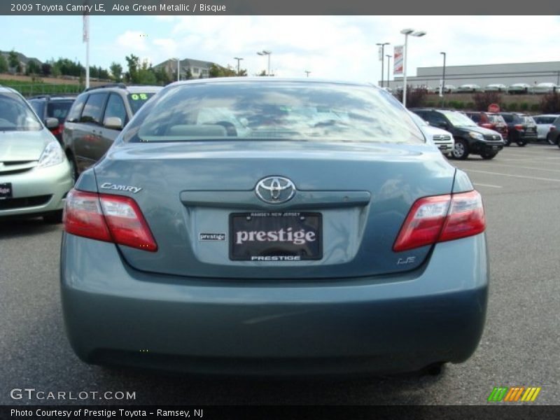 Aloe Green Metallic / Bisque 2009 Toyota Camry LE