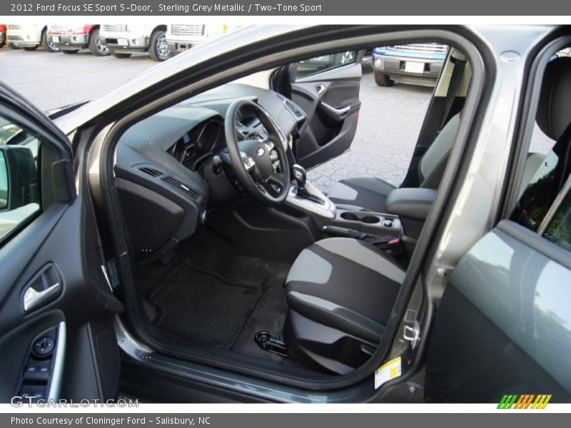 Sterling Grey Metallic / Two-Tone Sport 2012 Ford Focus SE Sport 5-Door