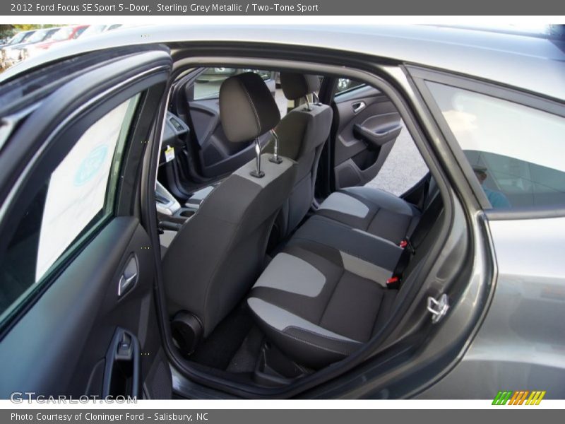 Sterling Grey Metallic / Two-Tone Sport 2012 Ford Focus SE Sport 5-Door