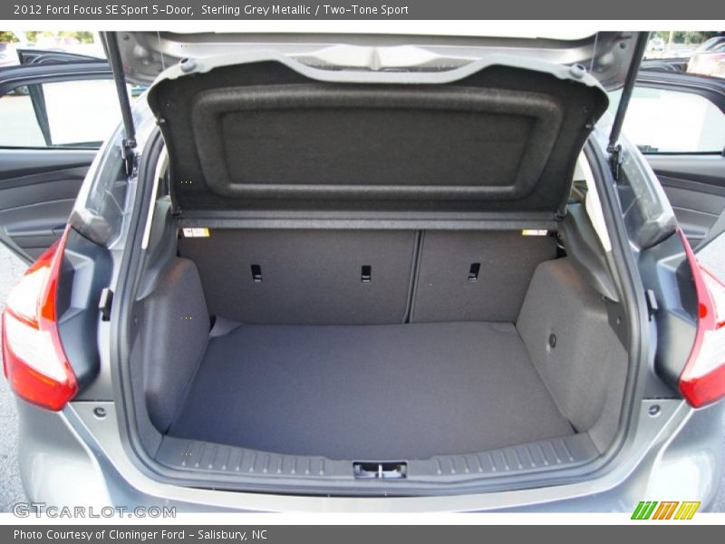 Sterling Grey Metallic / Two-Tone Sport 2012 Ford Focus SE Sport 5-Door