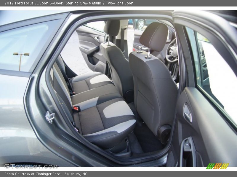Sterling Grey Metallic / Two-Tone Sport 2012 Ford Focus SE Sport 5-Door