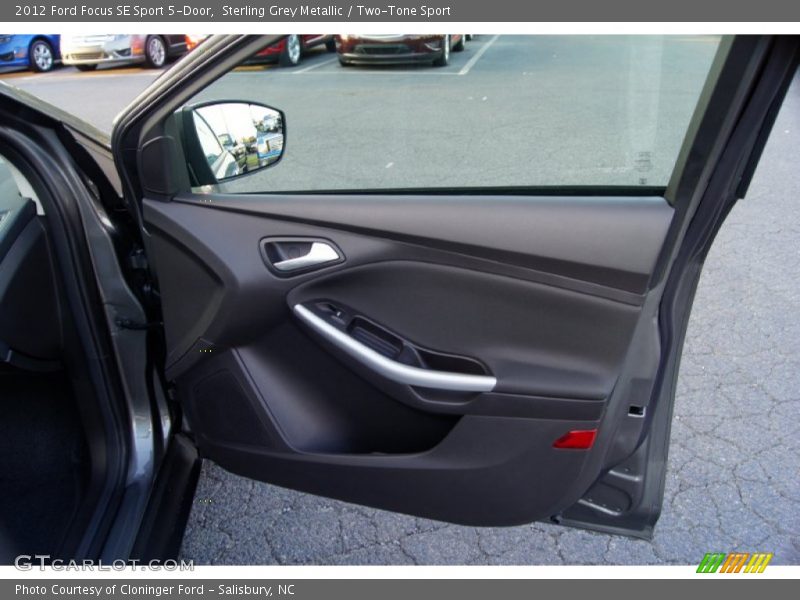Sterling Grey Metallic / Two-Tone Sport 2012 Ford Focus SE Sport 5-Door