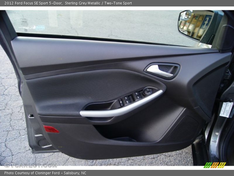Sterling Grey Metallic / Two-Tone Sport 2012 Ford Focus SE Sport 5-Door
