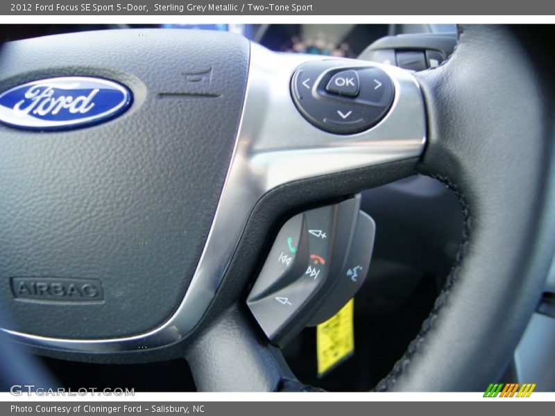 Sterling Grey Metallic / Two-Tone Sport 2012 Ford Focus SE Sport 5-Door