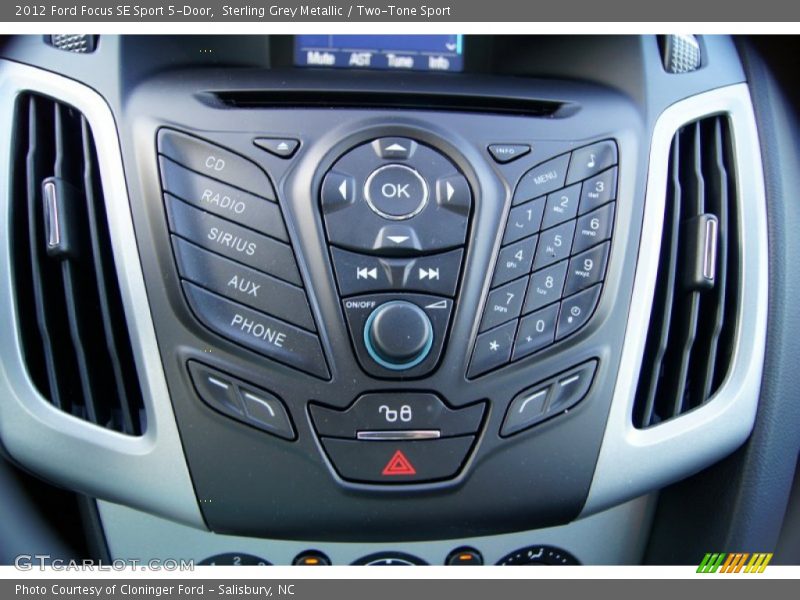 Sterling Grey Metallic / Two-Tone Sport 2012 Ford Focus SE Sport 5-Door