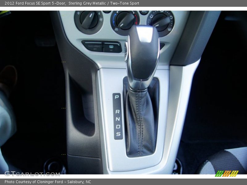 Sterling Grey Metallic / Two-Tone Sport 2012 Ford Focus SE Sport 5-Door
