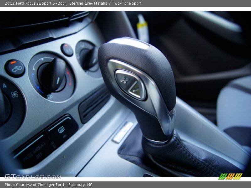 Sterling Grey Metallic / Two-Tone Sport 2012 Ford Focus SE Sport 5-Door