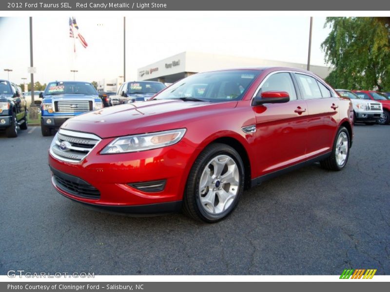 Front 3/4 View of 2012 Taurus SEL