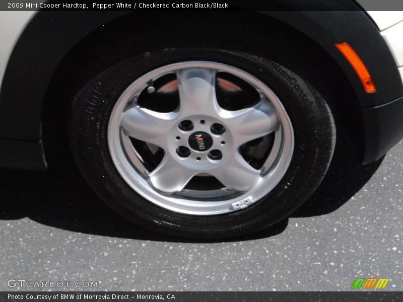 Pepper White / Checkered Carbon Black/Black 2009 Mini Cooper Hardtop