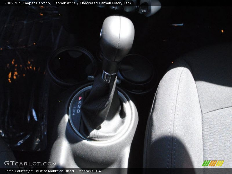 Pepper White / Checkered Carbon Black/Black 2009 Mini Cooper Hardtop