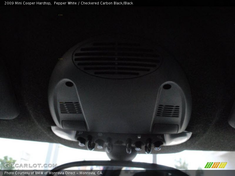 Pepper White / Checkered Carbon Black/Black 2009 Mini Cooper Hardtop