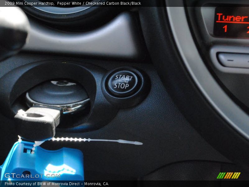 Pepper White / Checkered Carbon Black/Black 2009 Mini Cooper Hardtop