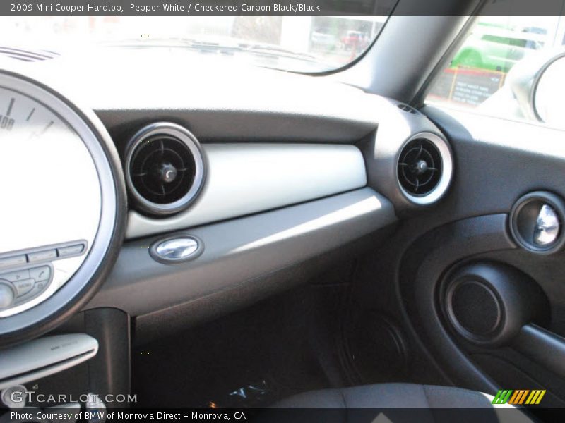Pepper White / Checkered Carbon Black/Black 2009 Mini Cooper Hardtop