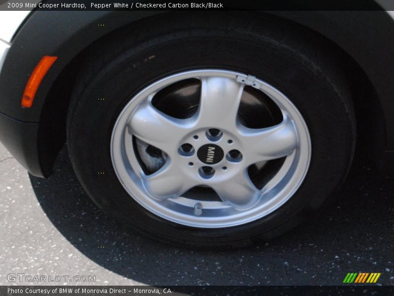 Pepper White / Checkered Carbon Black/Black 2009 Mini Cooper Hardtop