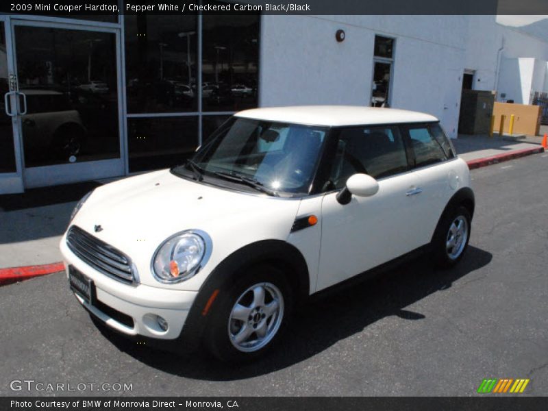 Pepper White / Checkered Carbon Black/Black 2009 Mini Cooper Hardtop