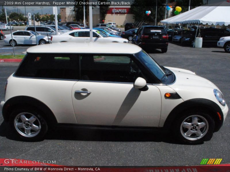 Pepper White / Checkered Carbon Black/Black 2009 Mini Cooper Hardtop