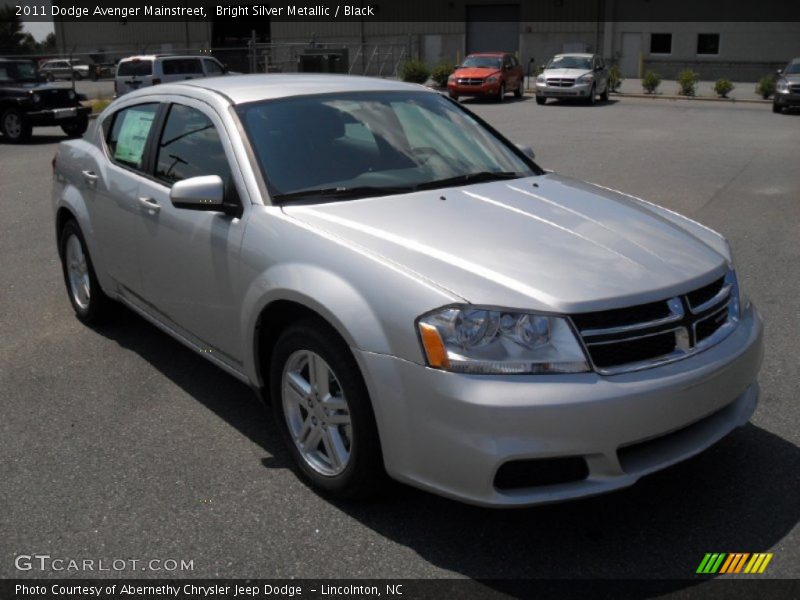 Bright Silver Metallic / Black 2011 Dodge Avenger Mainstreet