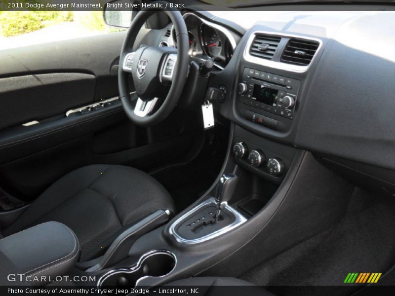 Bright Silver Metallic / Black 2011 Dodge Avenger Mainstreet