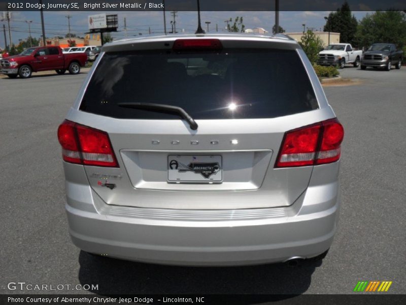 Bright Silver Metallic / Black 2012 Dodge Journey SE
