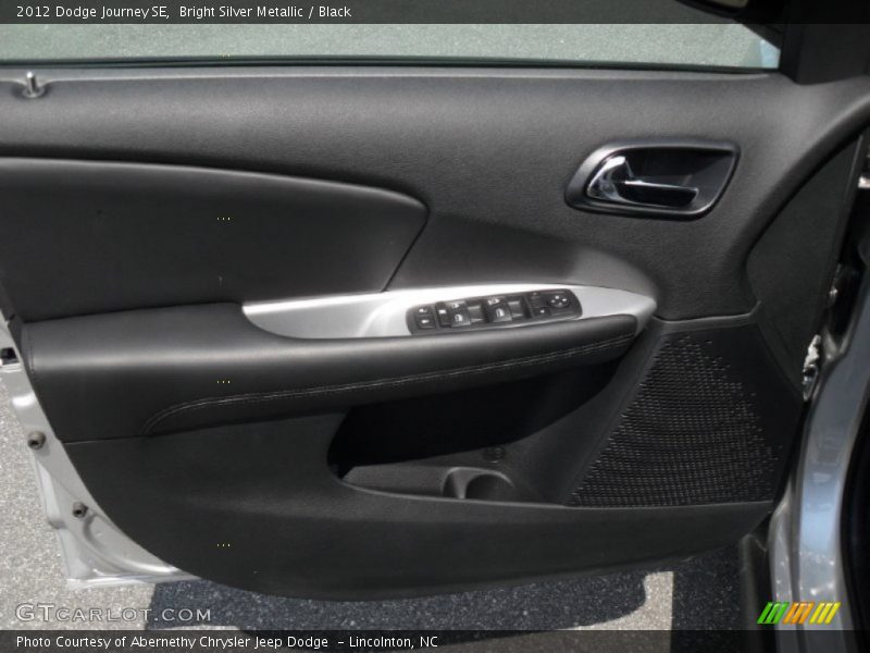 Bright Silver Metallic / Black 2012 Dodge Journey SE