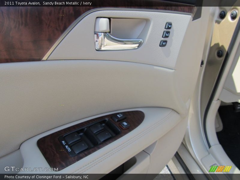 Sandy Beach Metallic / Ivory 2011 Toyota Avalon