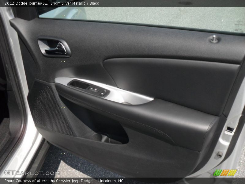 Bright Silver Metallic / Black 2012 Dodge Journey SE