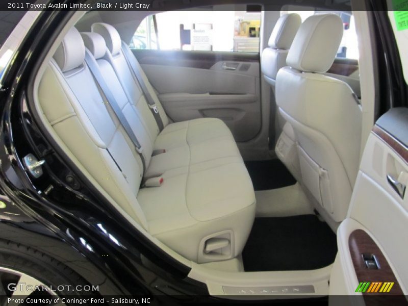 Black / Light Gray 2011 Toyota Avalon Limited