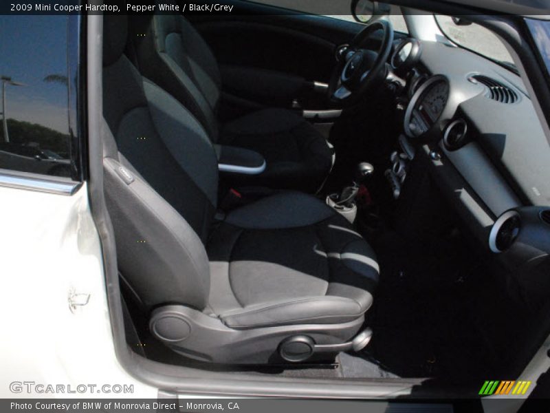 Pepper White / Black/Grey 2009 Mini Cooper Hardtop
