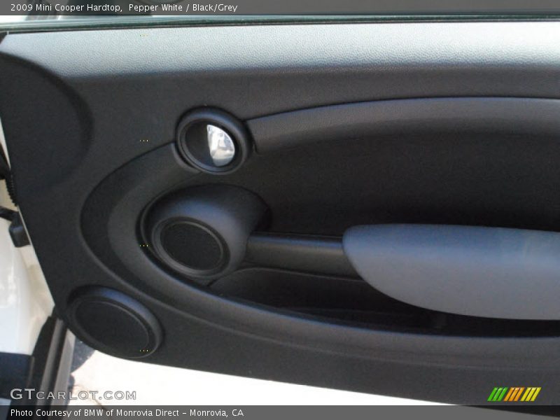 Pepper White / Black/Grey 2009 Mini Cooper Hardtop
