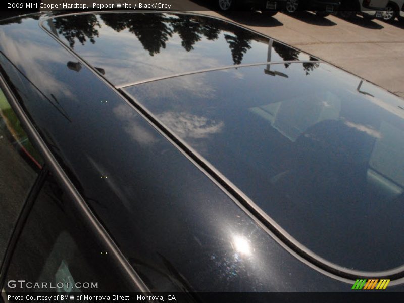 Pepper White / Black/Grey 2009 Mini Cooper Hardtop