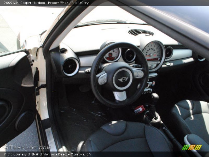 Pepper White / Black/Grey 2009 Mini Cooper Hardtop