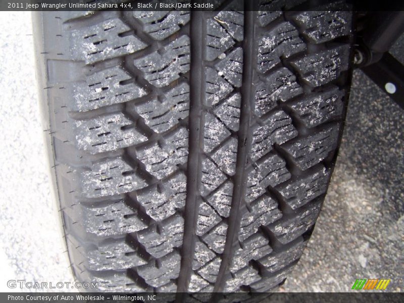 Black / Black/Dark Saddle 2011 Jeep Wrangler Unlimited Sahara 4x4