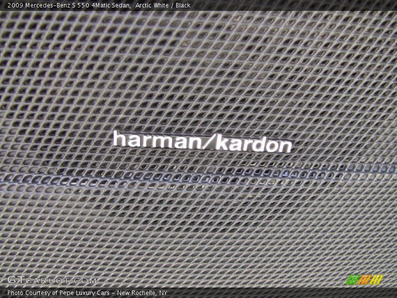 Arctic White / Black 2009 Mercedes-Benz S 550 4Matic Sedan