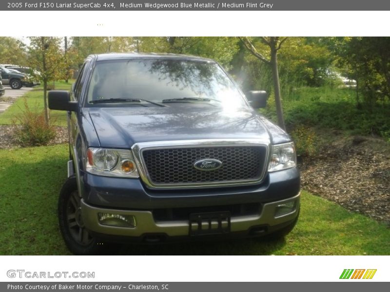 Medium Wedgewood Blue Metallic / Medium Flint Grey 2005 Ford F150 Lariat SuperCab 4x4