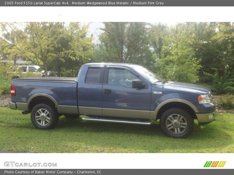 Medium Wedgewood Blue Metallic / Medium Flint Grey 2005 Ford F150 Lariat SuperCab 4x4
