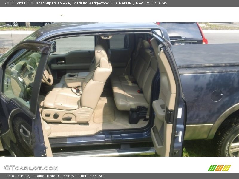 Medium Wedgewood Blue Metallic / Medium Flint Grey 2005 Ford F150 Lariat SuperCab 4x4