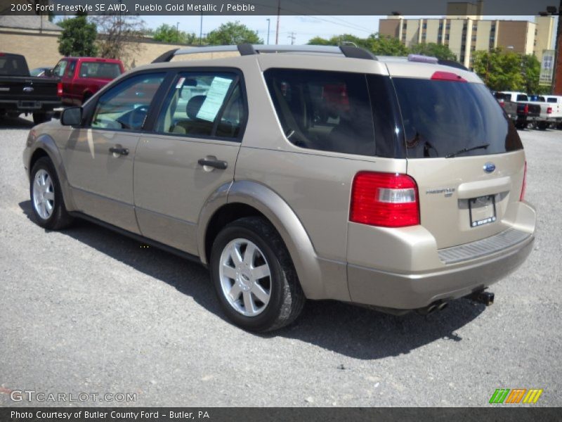 Pueblo Gold Metallic / Pebble 2005 Ford Freestyle SE AWD