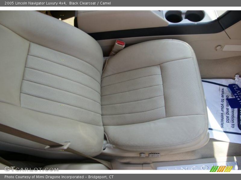 Black Clearcoat / Camel 2005 Lincoln Navigator Luxury 4x4