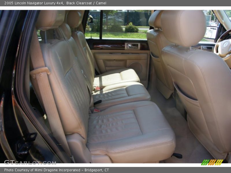 Black Clearcoat / Camel 2005 Lincoln Navigator Luxury 4x4