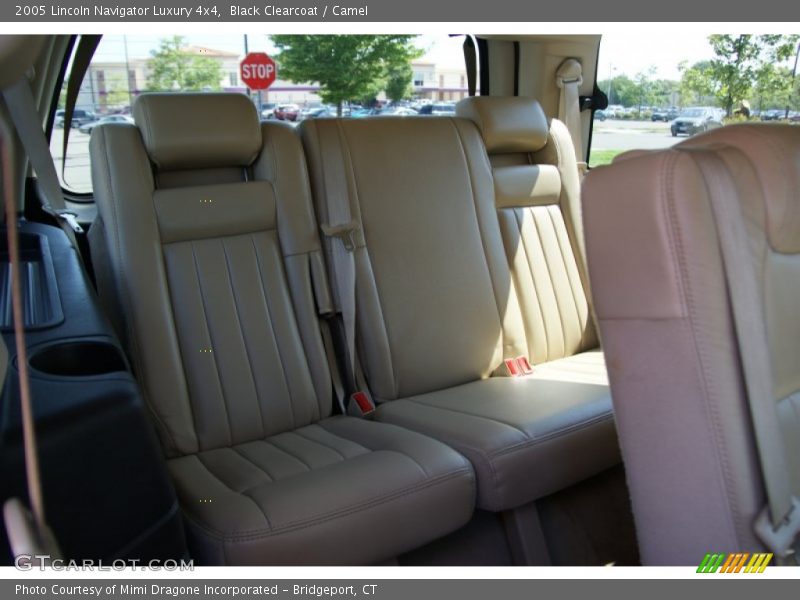 Black Clearcoat / Camel 2005 Lincoln Navigator Luxury 4x4