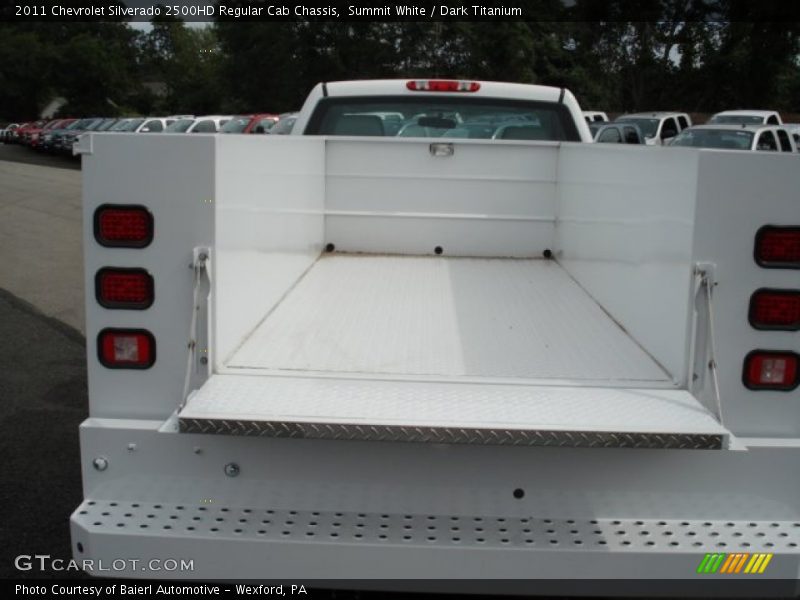 Summit White / Dark Titanium 2011 Chevrolet Silverado 2500HD Regular Cab Chassis