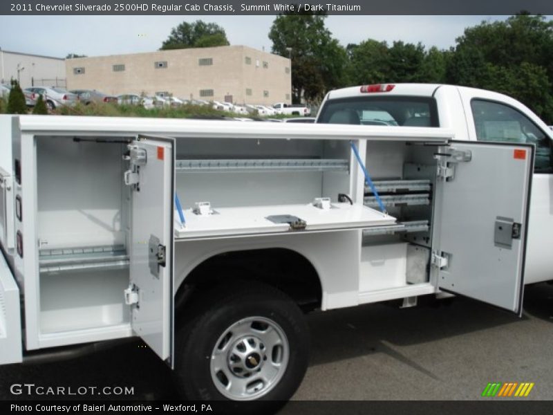 Summit White / Dark Titanium 2011 Chevrolet Silverado 2500HD Regular Cab Chassis