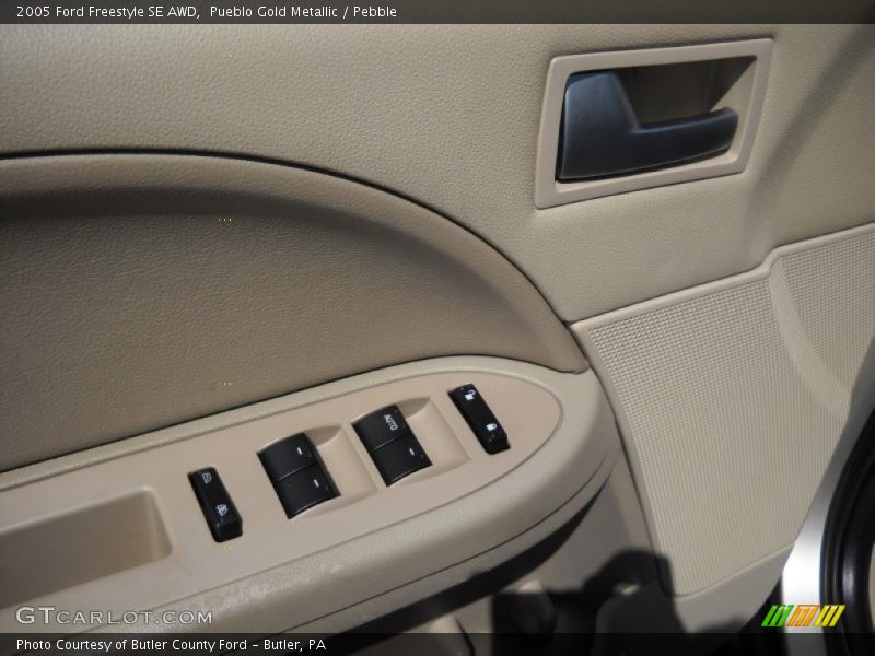 Pueblo Gold Metallic / Pebble 2005 Ford Freestyle SE AWD