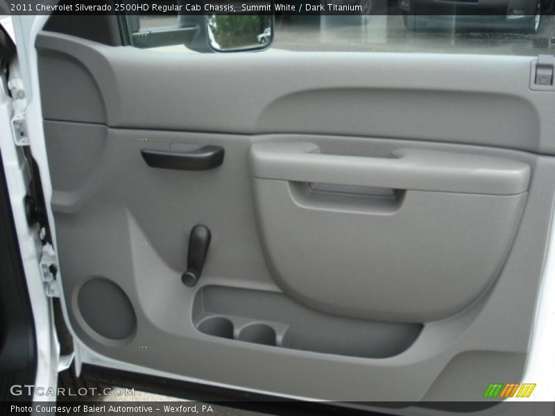 Summit White / Dark Titanium 2011 Chevrolet Silverado 2500HD Regular Cab Chassis