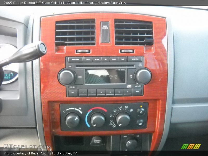 Atlantic Blue Pearl / Medium Slate Gray 2005 Dodge Dakota SLT Quad Cab 4x4