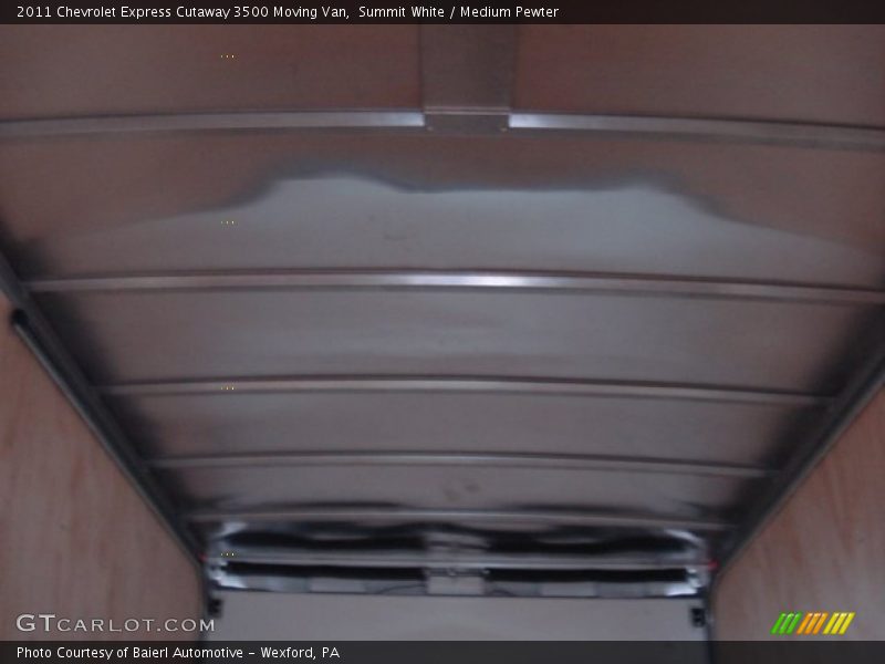 Summit White / Medium Pewter 2011 Chevrolet Express Cutaway 3500 Moving Van