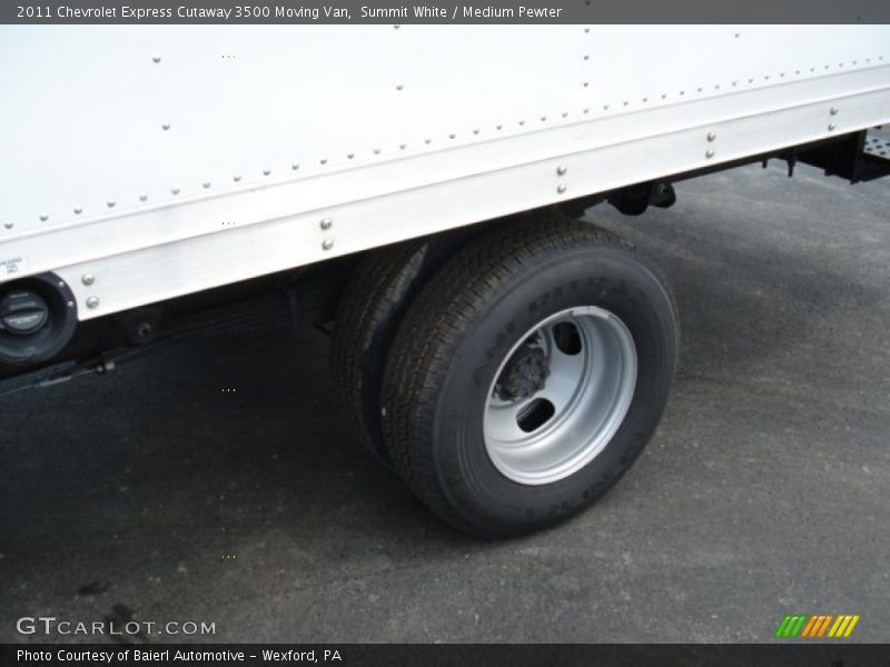 Summit White / Medium Pewter 2011 Chevrolet Express Cutaway 3500 Moving Van