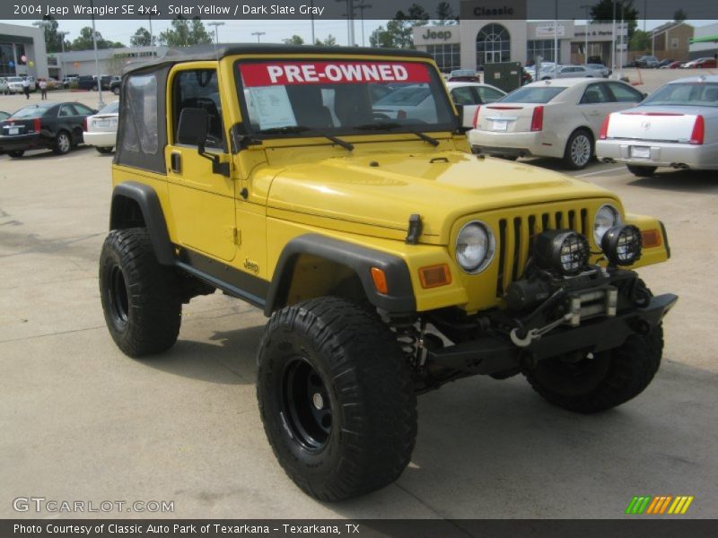 Solar Yellow / Dark Slate Gray 2004 Jeep Wrangler SE 4x4