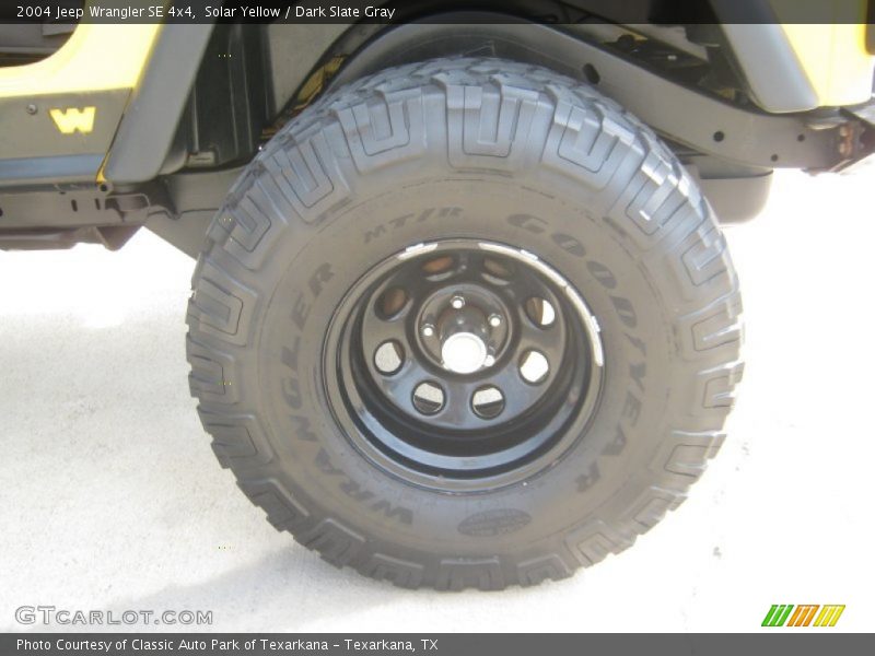 Solar Yellow / Dark Slate Gray 2004 Jeep Wrangler SE 4x4