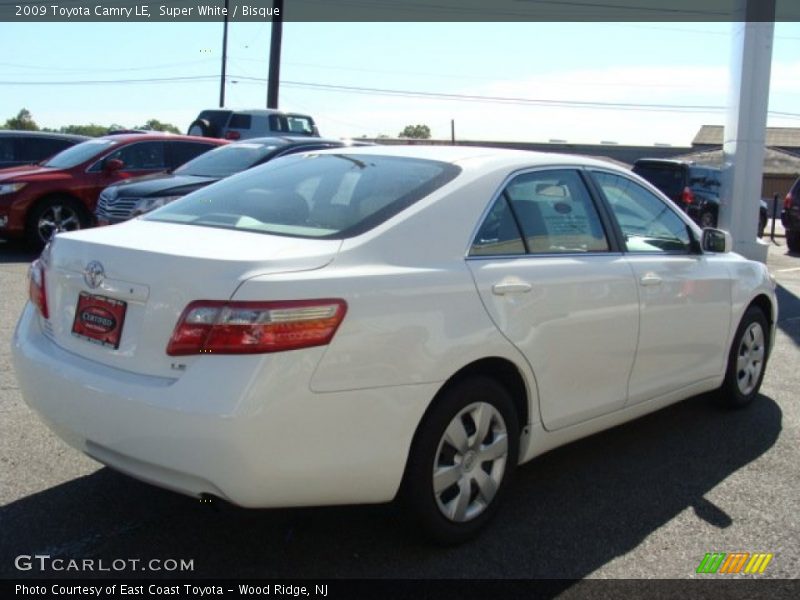 Super White / Bisque 2009 Toyota Camry LE